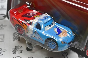 DISNEY PIXAR CARROS - RELÂMPAGO McQUEEN TRANSFORMÁVEL