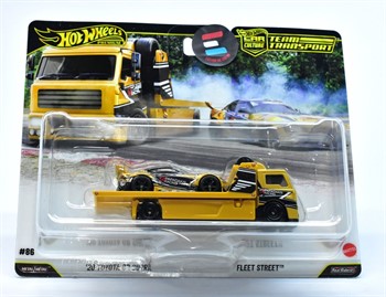 HOT WHEELS - TEAM TRANSPORT - #86 - 20 TOYOTA GR SUPRA & FLEET STREET