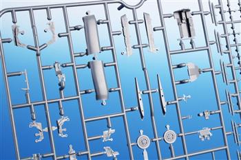 KIT DE MONTAR 1/72 - F-84 THUNDERSTREAK REBORN LUFTWAFFE