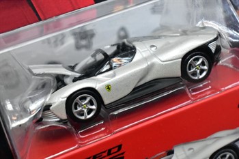 MAISTO - SPEED ICONS - FERRARI DAYTONA SP3 - BRANCA - 1/64