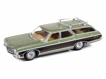 AUTO WORLD - MUSCLE WAGONS - 1970 CHEVY KINGSWOOD ESTATE  GREEN MIST POLY