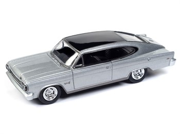AUTO WORLD - TRUE 1:64 -  1965 AMC RAMBLER MARLIN