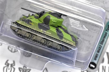 JOHNNY LIGHTNING - WW2 -  M4A3 SHERMAN 1/64