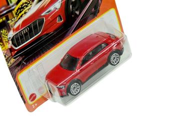 MATCHBOX BASICO - AUDI E-TRON - 5/100 - HVL60