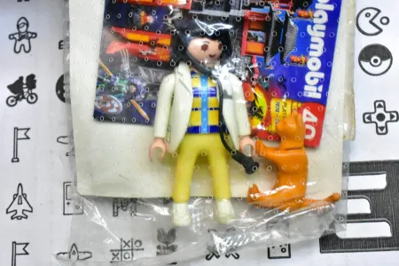 PLAYMOBIL - BONECO - VETERINÁRIO - #10