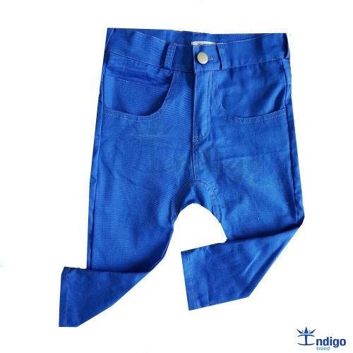 calça azul infantil