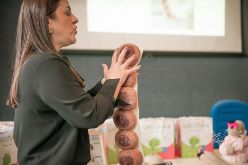 Boneca Grávida que Amamenta - Júlia : Mamas Didáticas