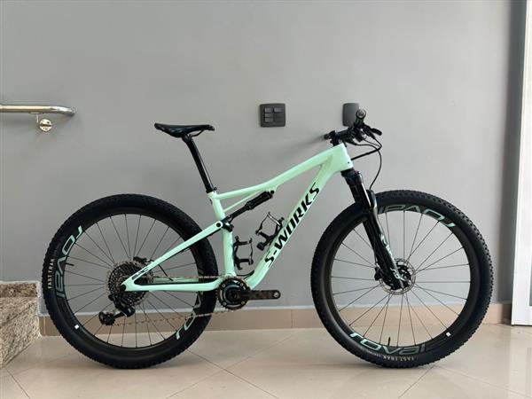 Bicicleta Specialized S-Works Epic Masculina